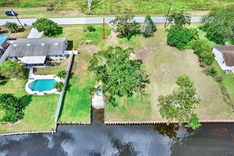 9924 Peninsular Dr, Gibsonton, FL 33534