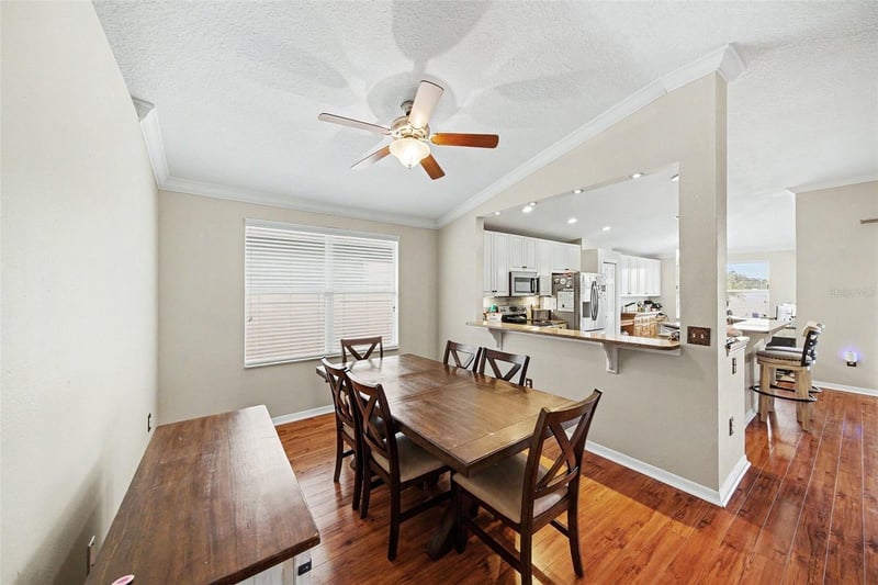 215 Fern Gulley Dr, Seffner, FL 33584