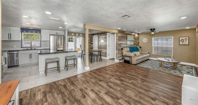 1008 Greenleaf Way, Tarpon Springs, FL 34689