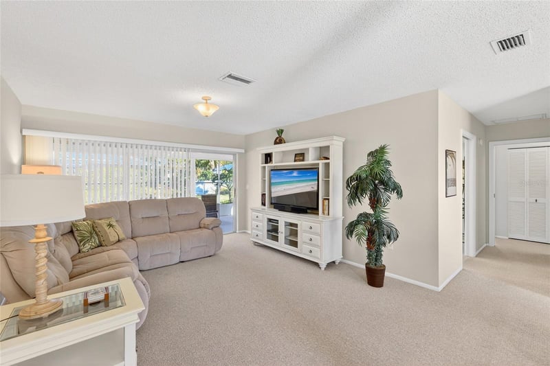 6812 19th Ave, Bradenton, FL 34209