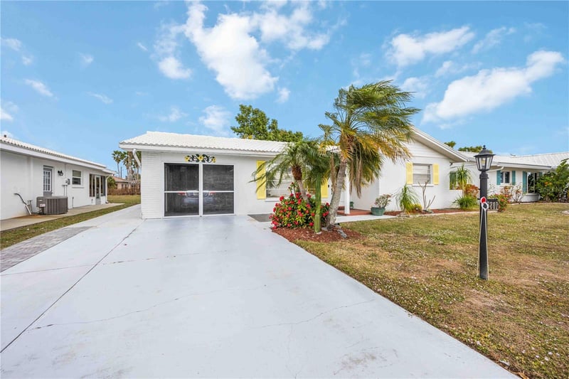 3801 Chinaberry , Bradenton, FL 34208