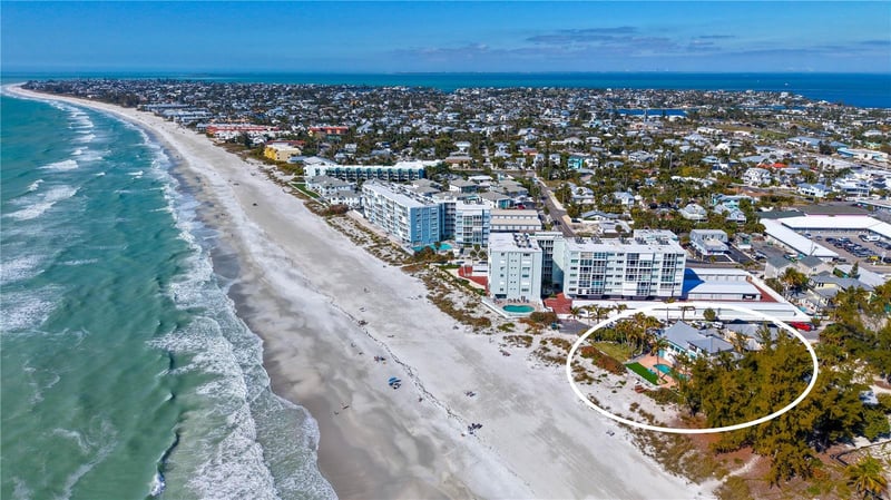 95 52nd St, Holmes Beach, FL 34217