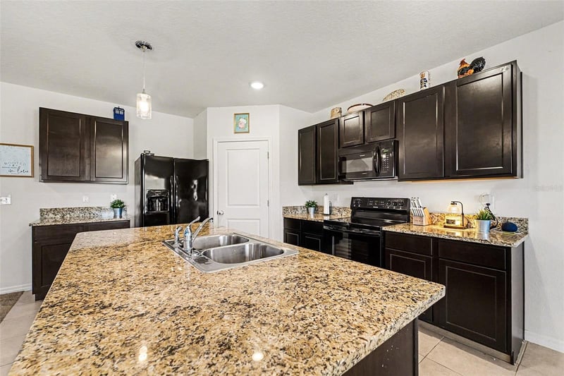 35605 Stella Vast Dr, Zephyrhills, FL 33541