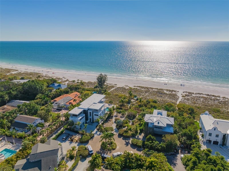 102 Sunset Ln, Holmes Beach, FL 34217