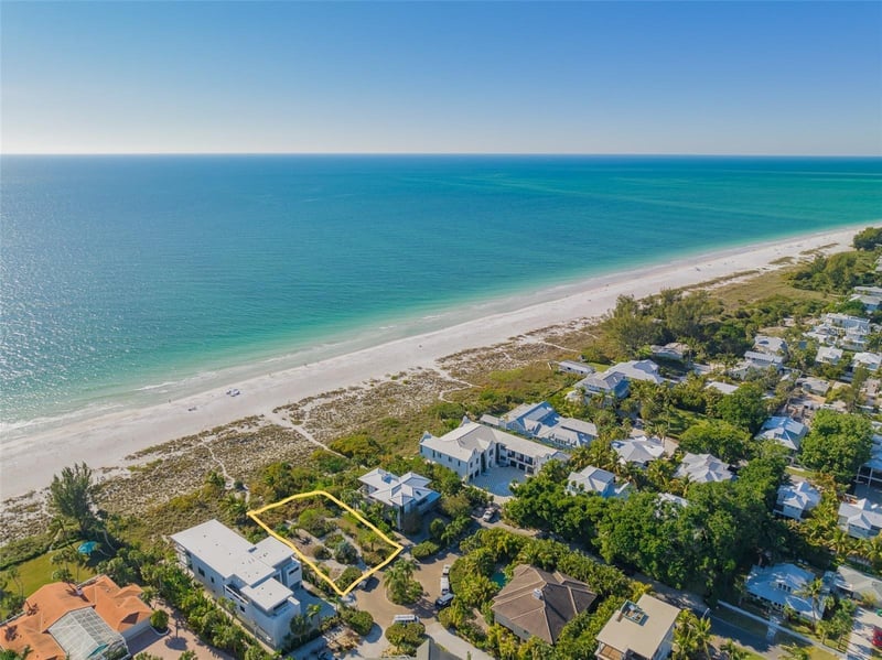 102 Sunset Ln, Holmes Beach, FL 34217