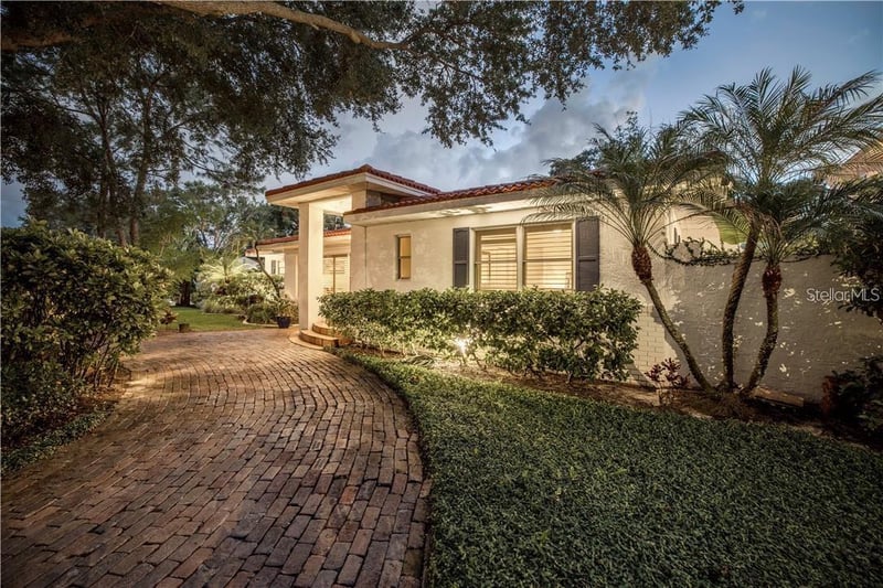 2200 2nd St, St Petersburg, FL 33704