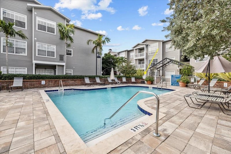 800 Dakota Ave #206, Tampa, FL 33606