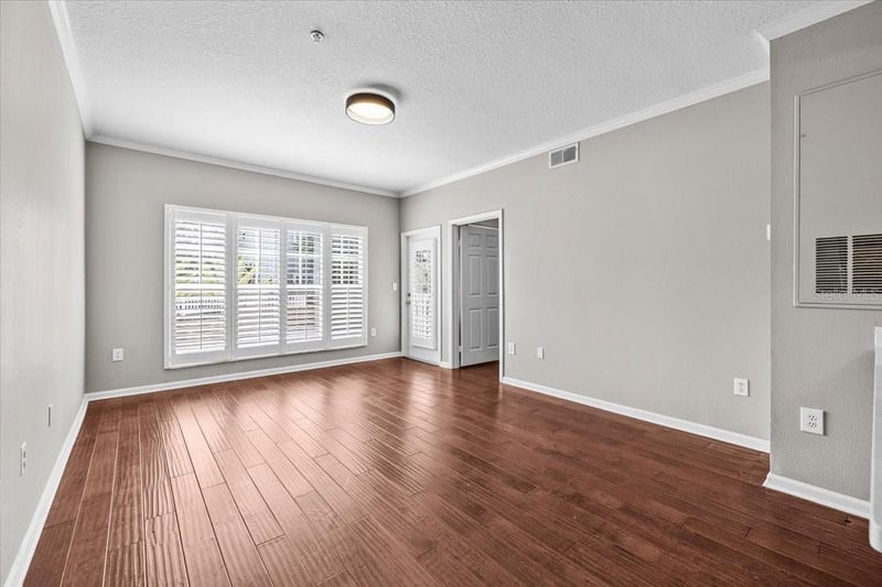 800 Dakota Ave #206, Tampa, FL 33606