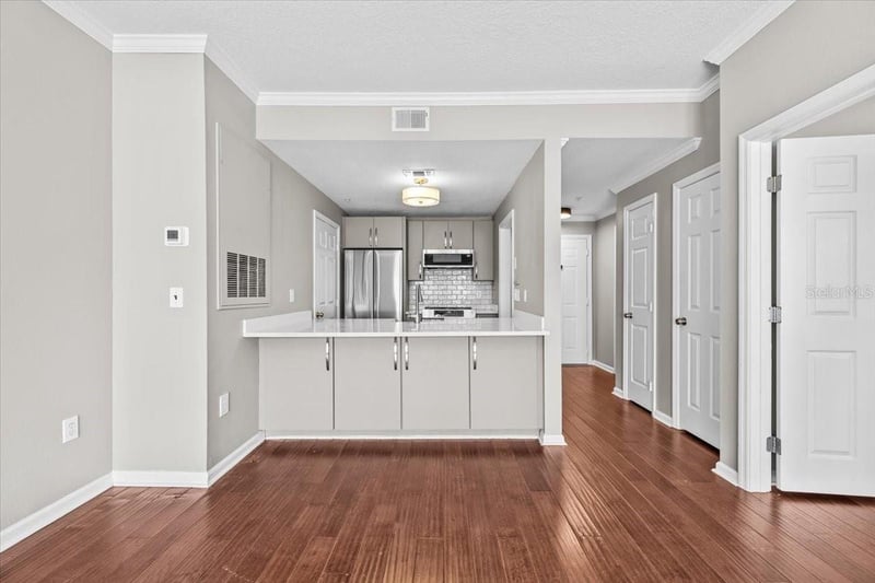 800 Dakota Ave #206, Tampa, FL 33606
