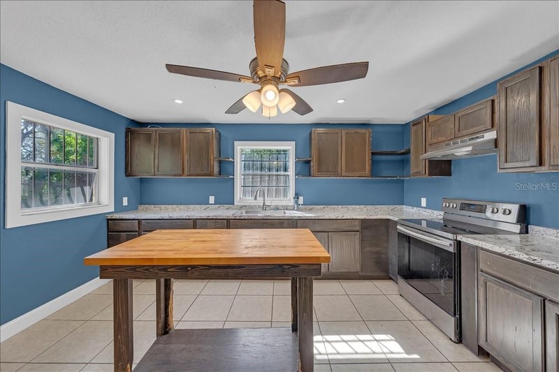 205 2nd Ave, Ruskin, FL 33570