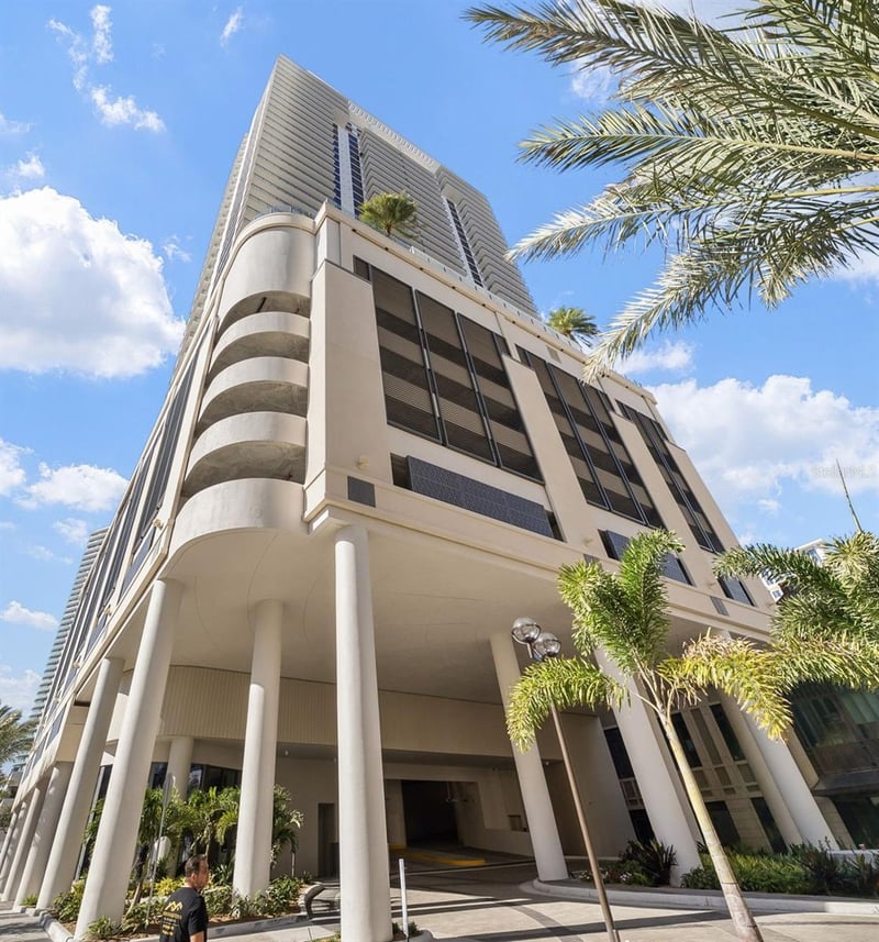 275 1st Ave #1202, St Petersburg, FL 33701