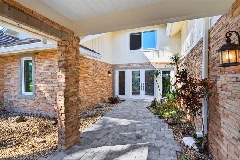 2392 Landings Cir, Bradenton, FL 34209
