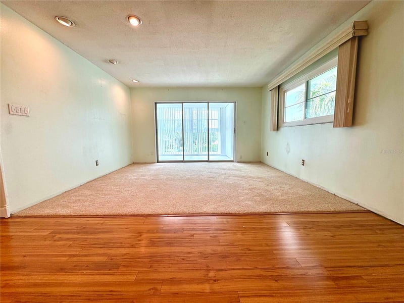 531 Sutton Pl, Longboat Key, FL 34228