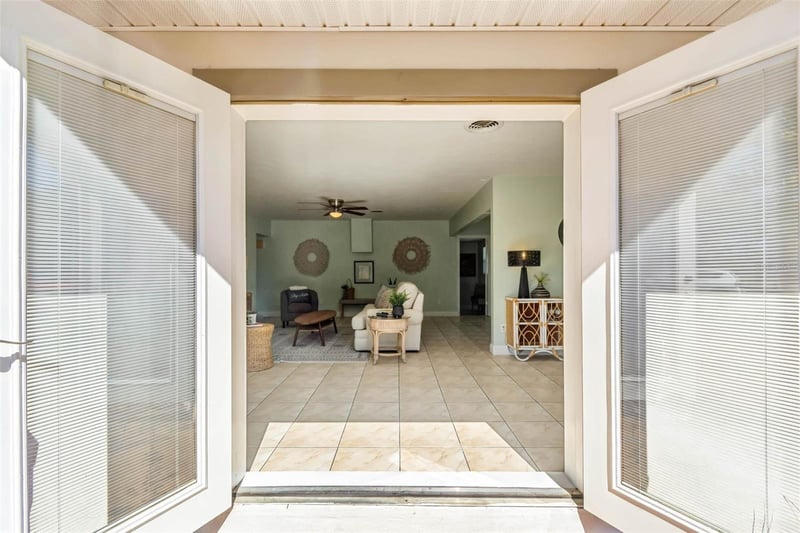 6041 5th Ave, St Petersburg, FL 33710