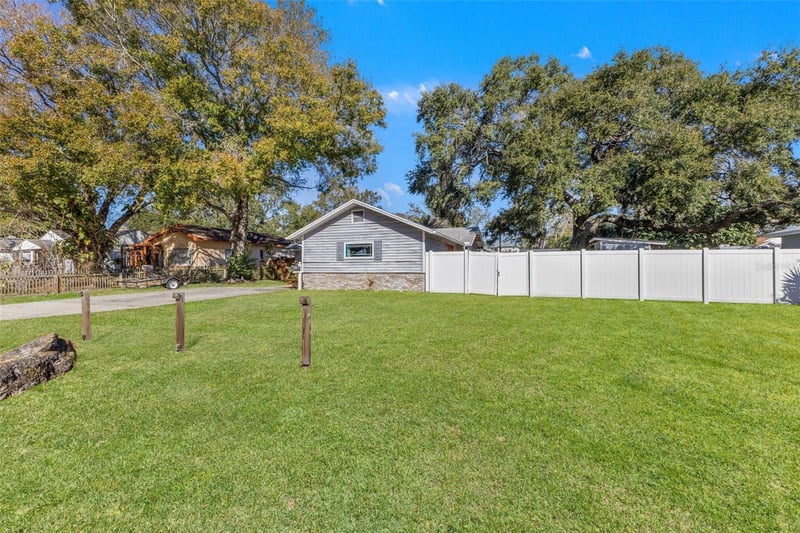 1747 26th Ave, St Petersburg, FL 33713