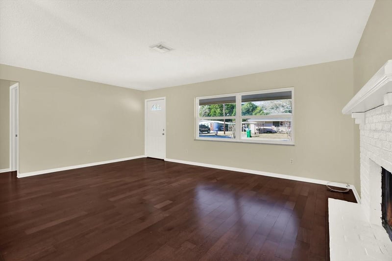 3485 Pine St, Dunedin, FL 34698