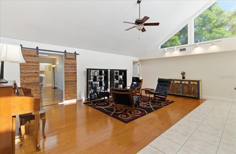 8215 Country Oaks Ct, Sarasota, FL 34243