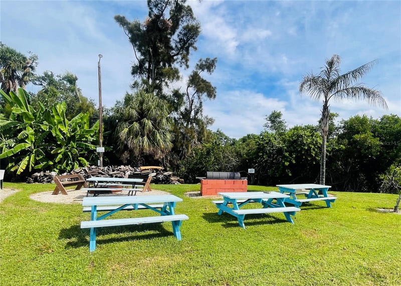 37 Illinois St, Palmetto, FL 34221