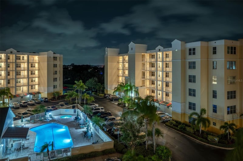 1200 Country Club Dr #1404, Largo, FL 33771