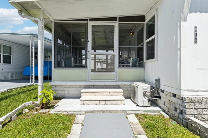 1600 Old Coachman Rd #303, Clearwater, FL 33765