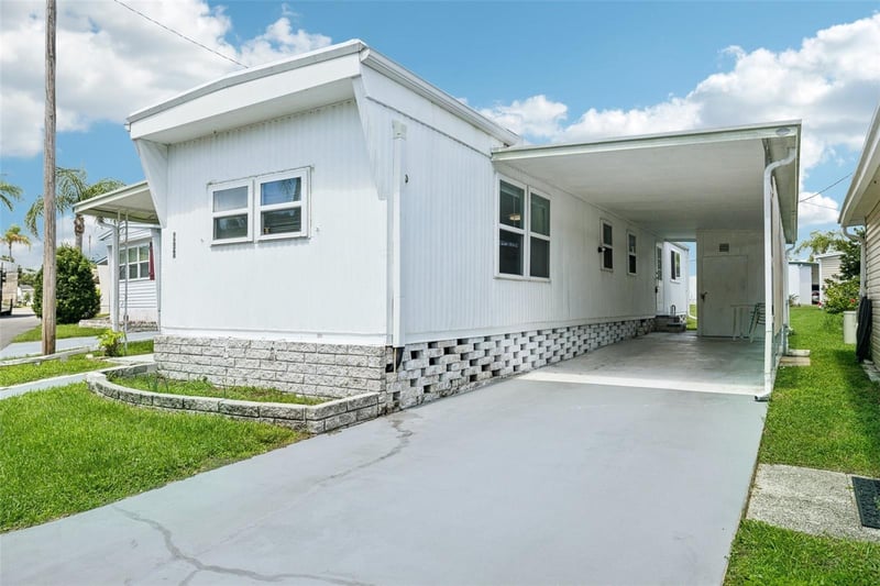 1600 Old Coachman Rd #303, Clearwater, FL 33765
