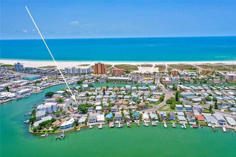 11025 2nd St #8, Treasure Island, FL 33706