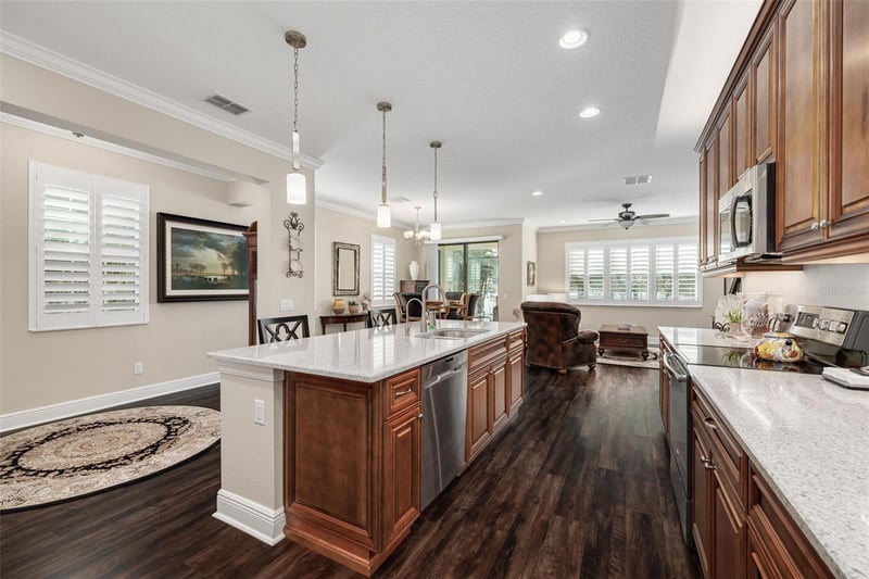 11418 Crowned Sparrow Ln, Tampa, FL 33626