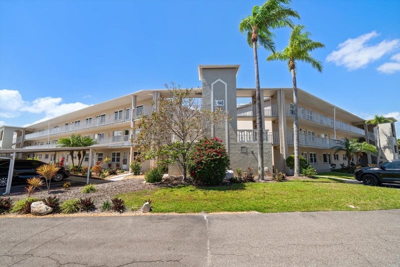 948 Virginia St #202, Dunedin, FL 34698