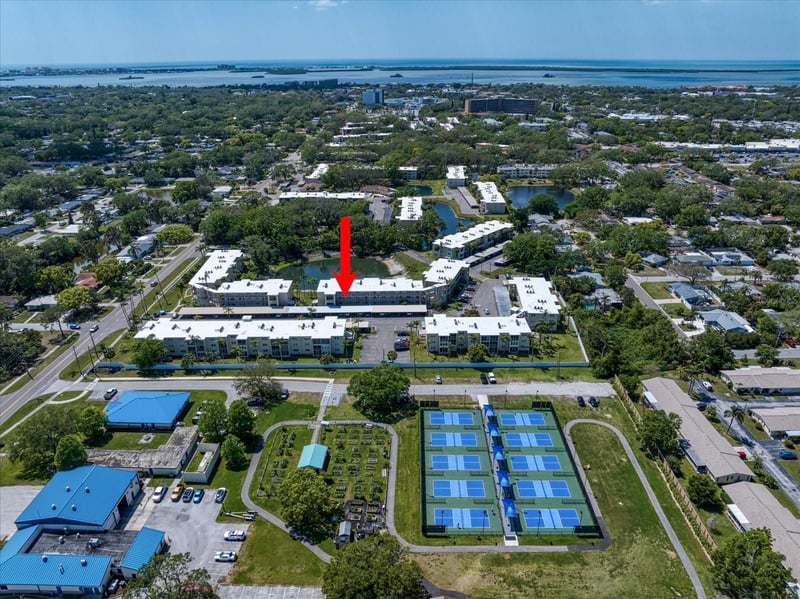 948 Virginia St #202, Dunedin, FL 34698
