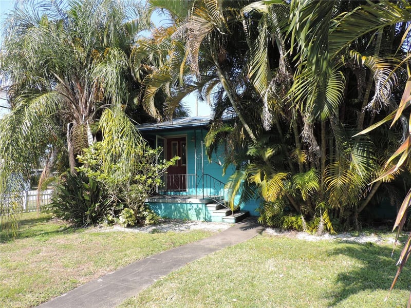 5325 11th Ave, Gulfport, FL 33707