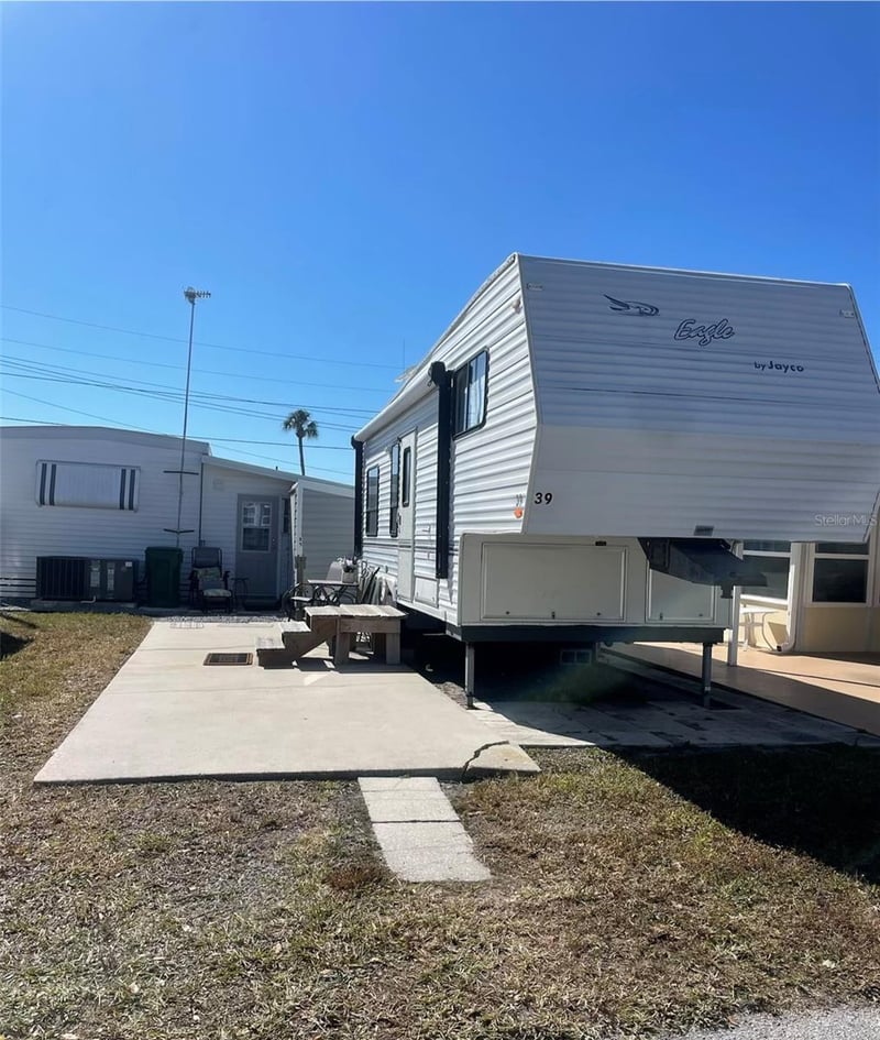 39 Illinois St, Palmetto, FL 34221