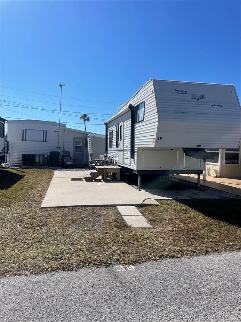 39 Illinois St, Palmetto, FL 34221