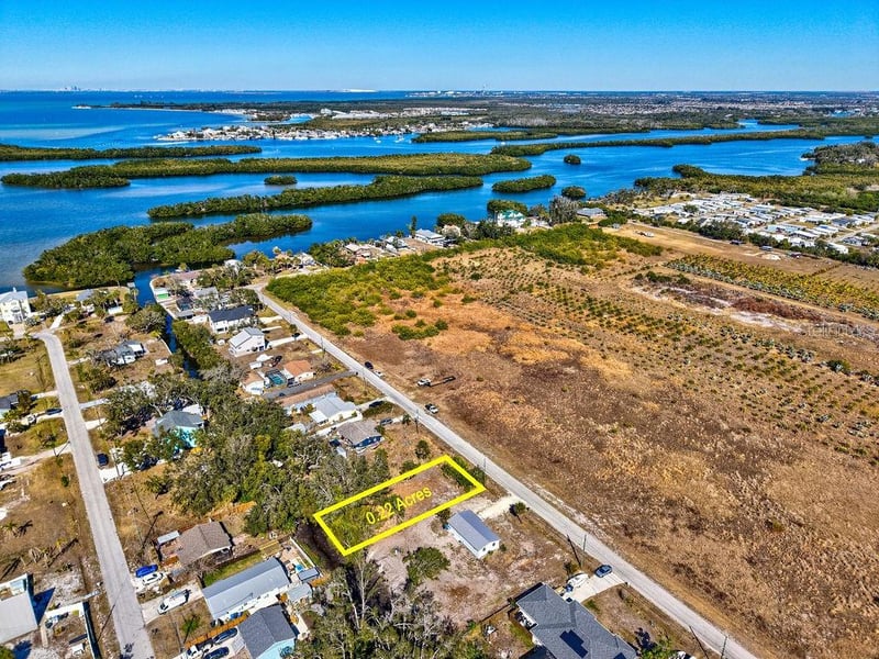 Willis Rd, Ruskin, FL 33570