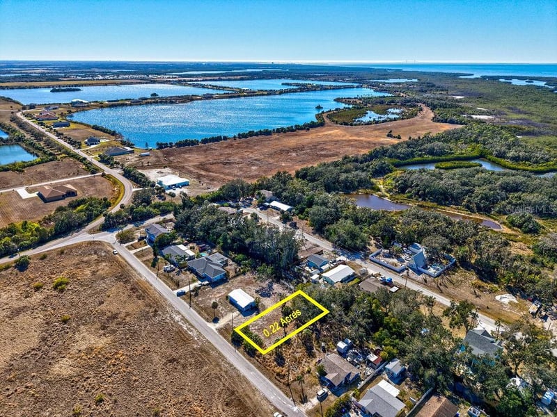 Willis Rd, Ruskin, FL 33570