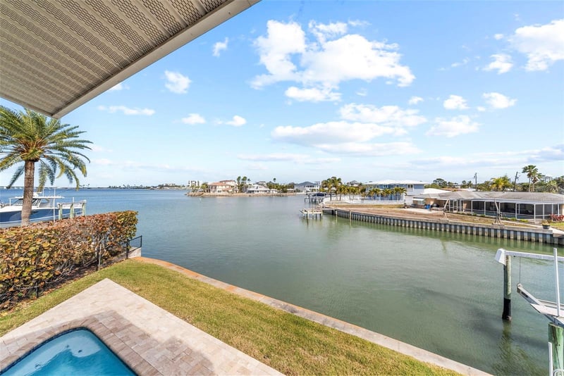 2299 Lagoon Dr, Dunedin, FL 34698