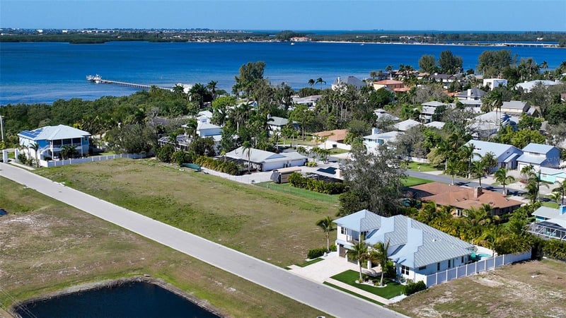 8001 20th Pl, Bradenton, FL 34209