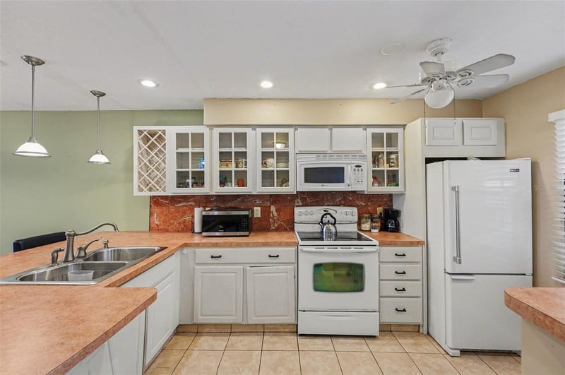 4800 Lake Villa Dr, Clearwater, FL 33762