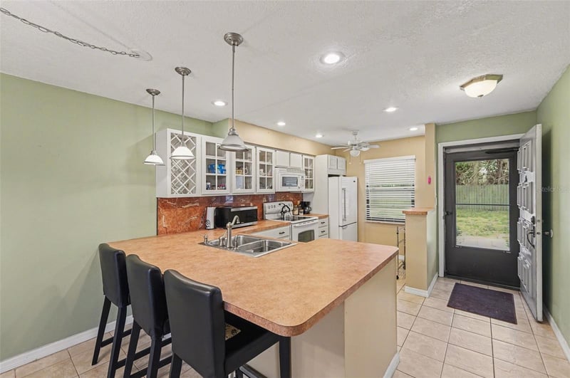 4800 Lake Villa Dr, Clearwater, FL 33762