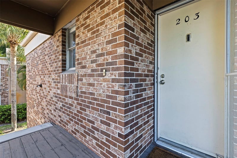 10423 Carrollbrook Cir #203, Tampa, FL 33618