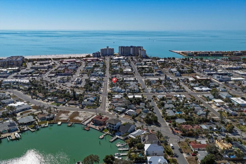 429 70th Ave, St Pete Beach, FL 33706