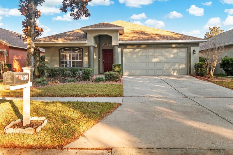 723 Erik Lake Rd, Brandon, FL 33510