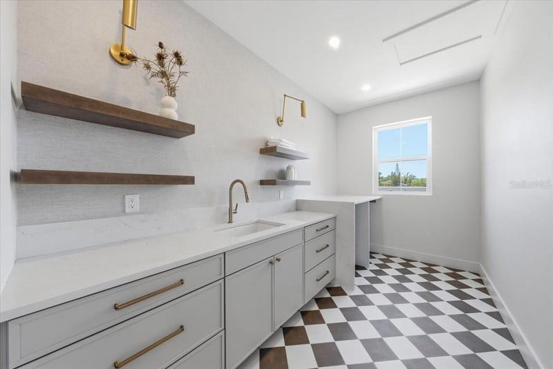 5130 Dartmouth Ave, St Petersburg, FL 33710
