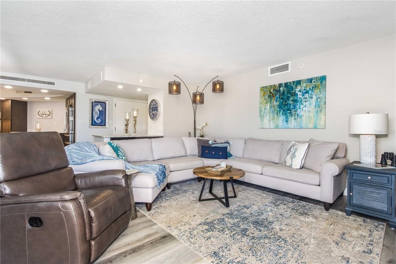 690 Island Way #1005, Clearwater Beach, FL 33767