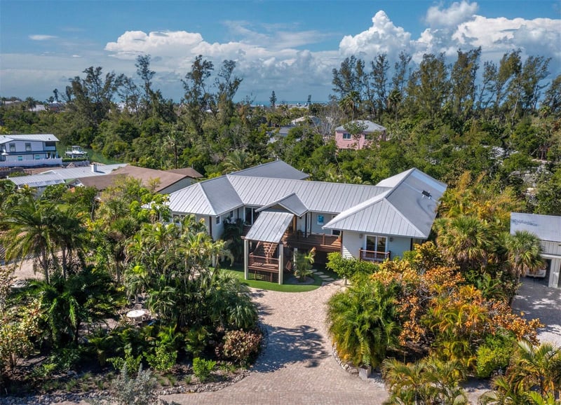 677 Lands End Dr, Longboat Key, FL 34228