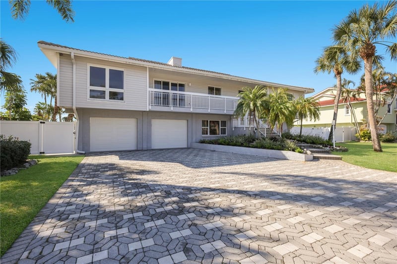 3908 Bayside Dr, Bradenton, FL 34210