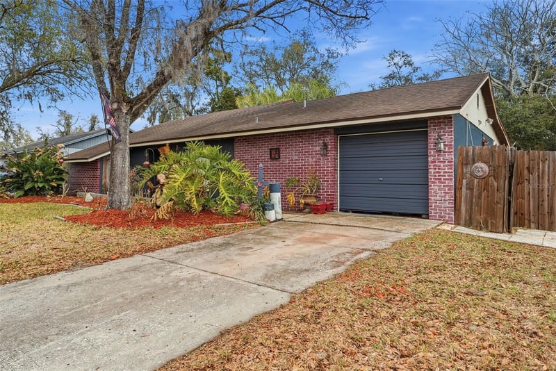 17603 Cranbrook Dr, Lutz, FL 33549