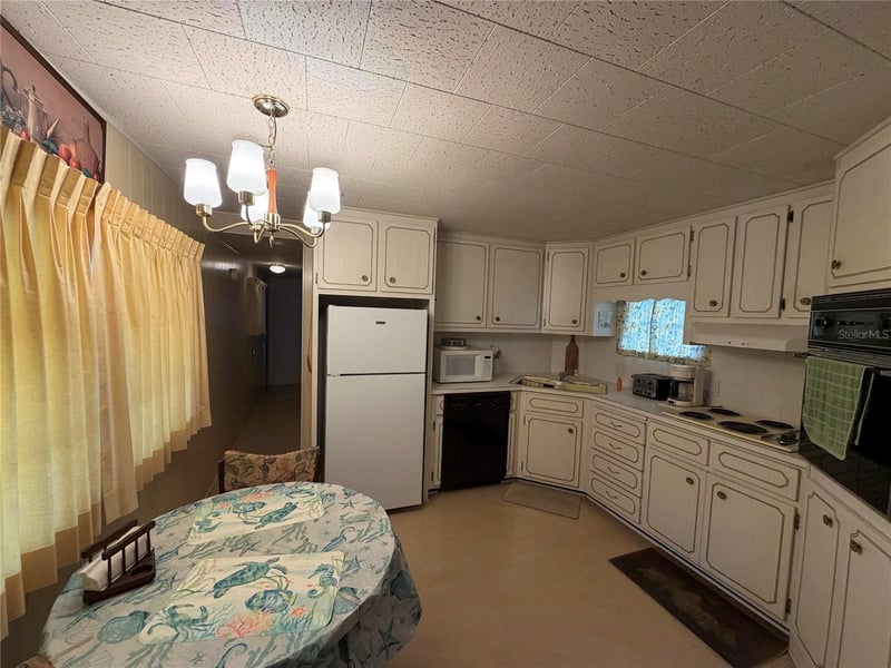 5121 9th St, Bradenton, FL 34207