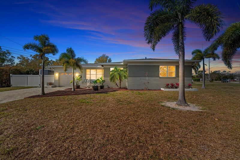 2990 37th St, St Petersburg, FL 33713