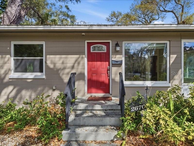 2670 Bayside Dr, St Petersburg, FL 33705