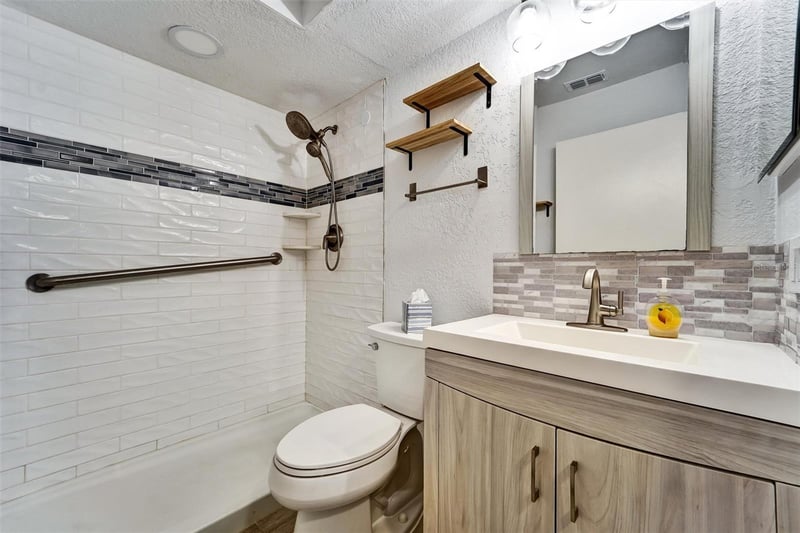 8330 High Point Cir #6, Port Richey, FL 34668